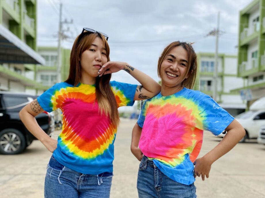 ขายปลีกส่งเสื้อมัดย้อมราคาถูก